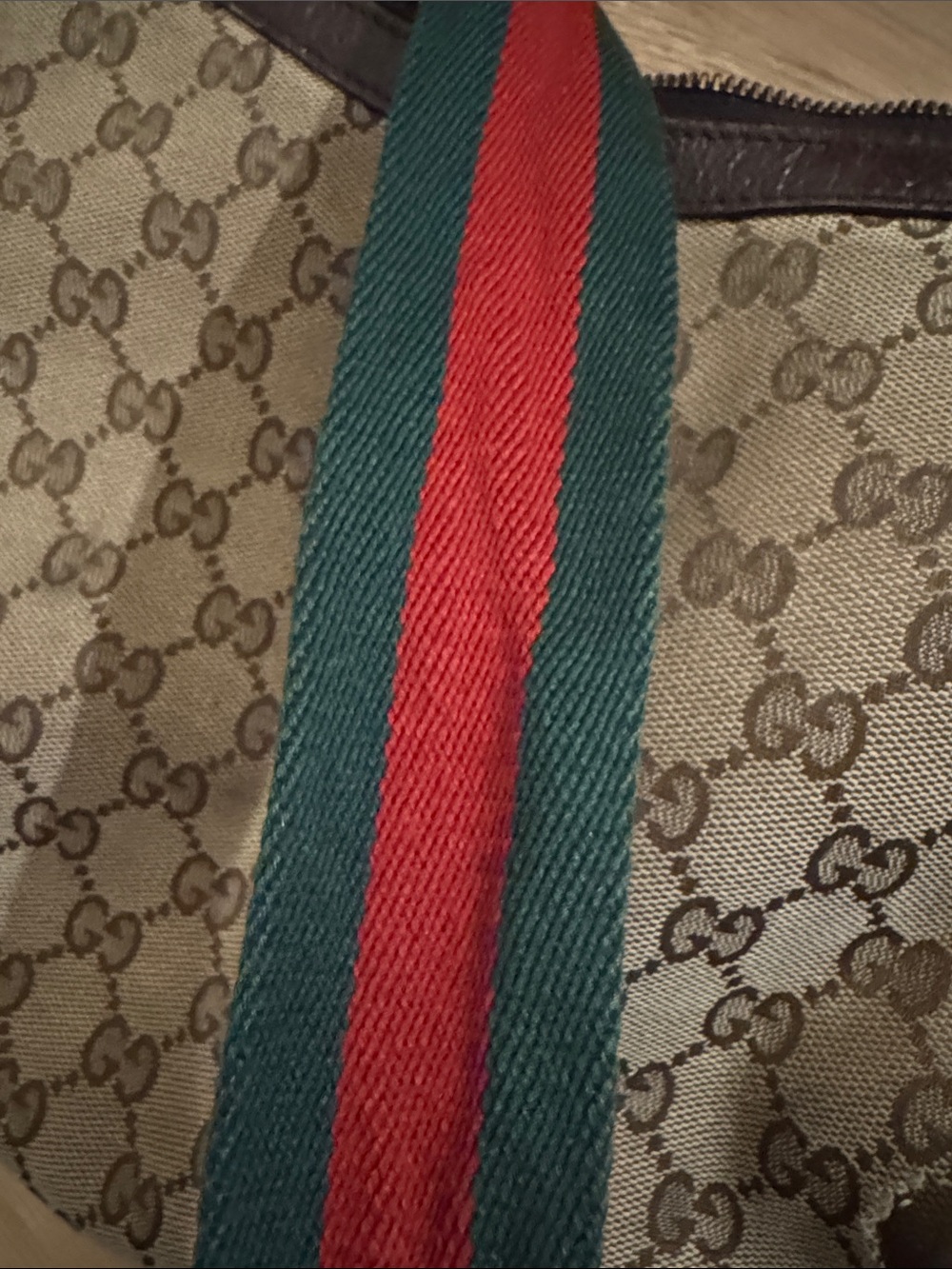 Vintage Gucci Brown GG Logo Crossbody Bag Red Green Strap - Picture 15 of 16
